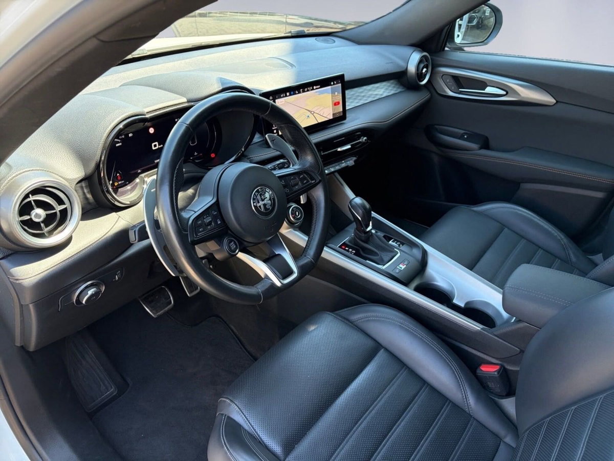 Alfa Romeo Tonale 1.6 Veloce 130cv tct6 (9)