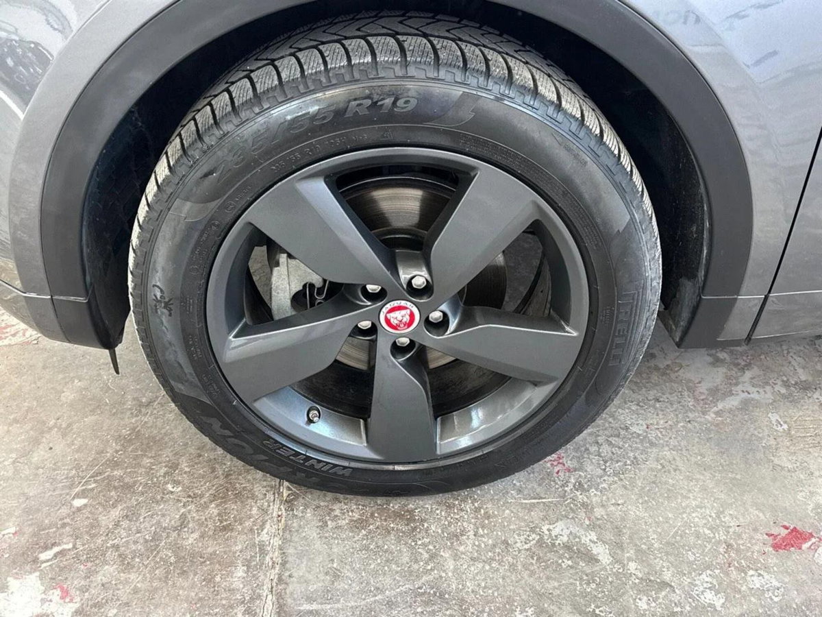 Jaguar E-Pace 2.0D 150 CV AWD S (17)