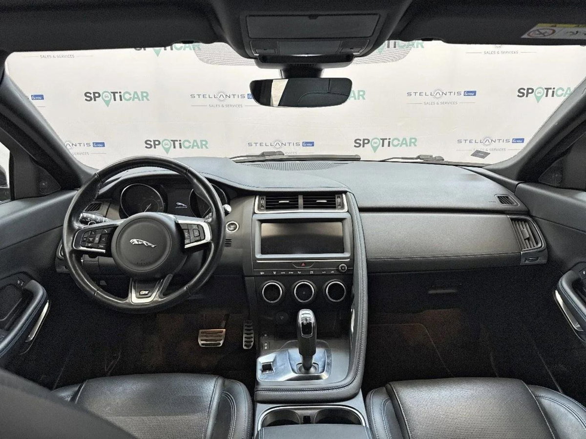 Jaguar E-Pace 2.0D 150 CV AWD S (9)