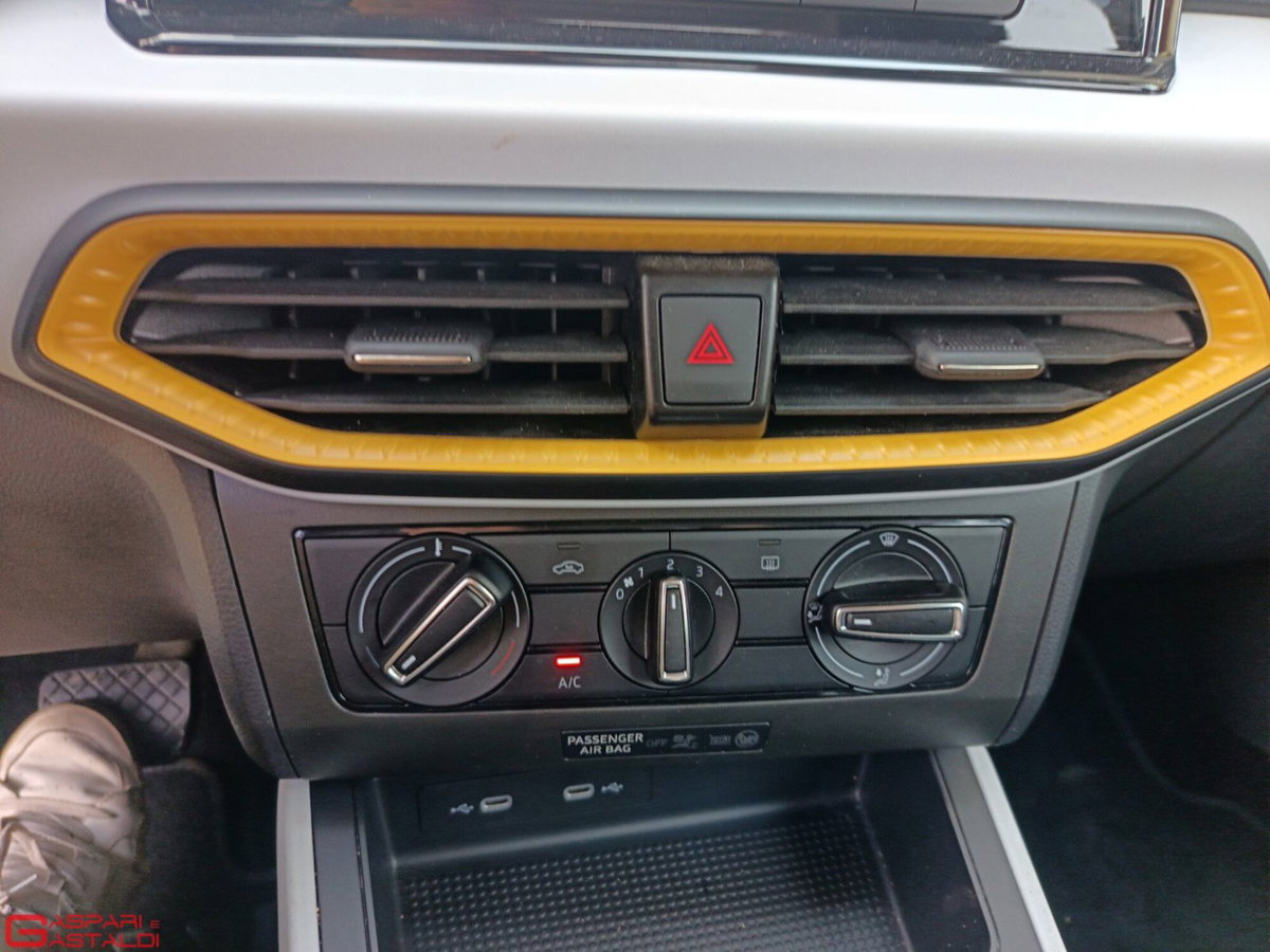 SEAT Arona 1.0 ecotsi Style 115cv dsg (14)