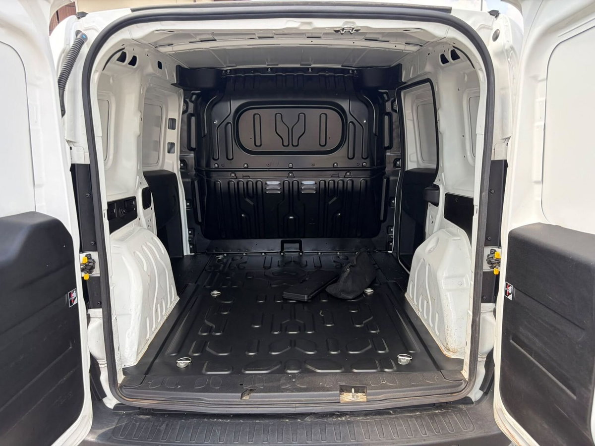 Fiat Doblò Furgone cargo 1.6 mjt 90cv CH1 Lounge S&S (5)