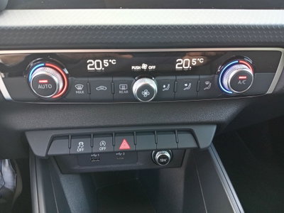 Audi A1 1.0 TFSI ultra Admired (9)
