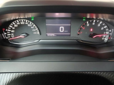 Peugeot 2008 PureTech 130 S&S Allure (10)