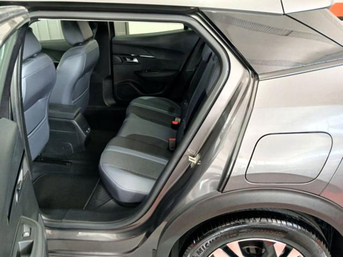 Peugeot 2008 PureTech 130 S&S Allure (6)