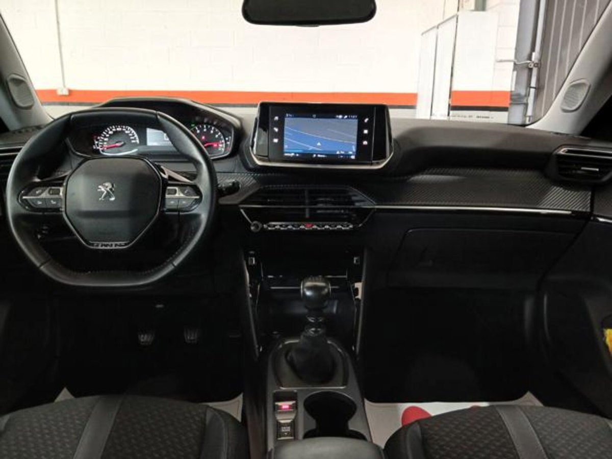 Peugeot 2008 PureTech 130 S&S Allure (7)