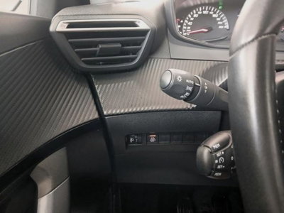 Peugeot 2008 PureTech 130 S&S Allure (8)