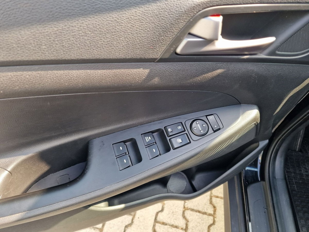 Hyundai Tucson 1.7 CRDi Comfort (13)