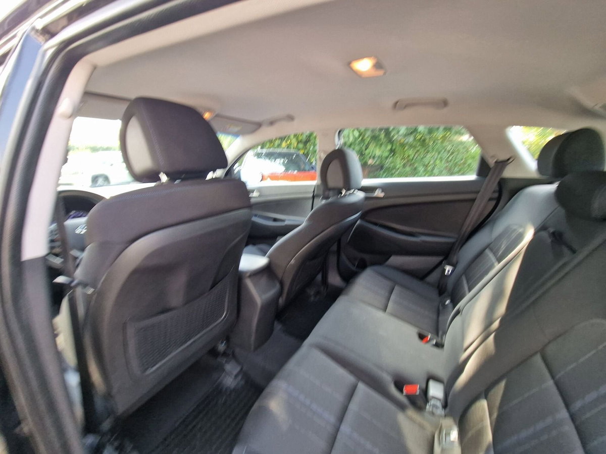 Hyundai Tucson 1.7 CRDi Comfort (17)