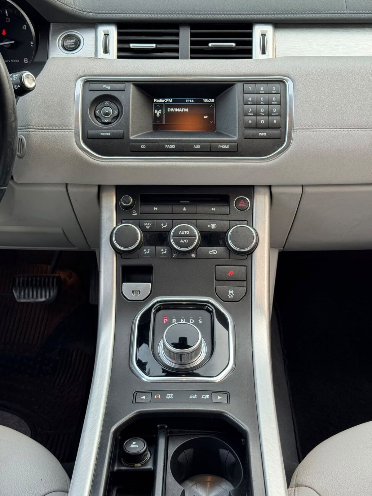 Land Rover Range Rover Evoque 2.2 TD4 5p. Pure (13)