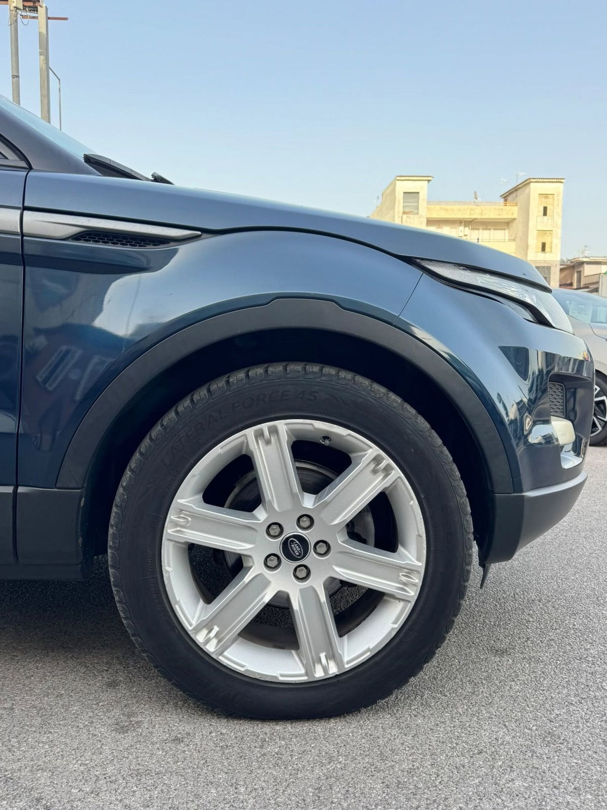 Land Rover Range Rover Evoque 2.2 TD4 5p. Pure (17)