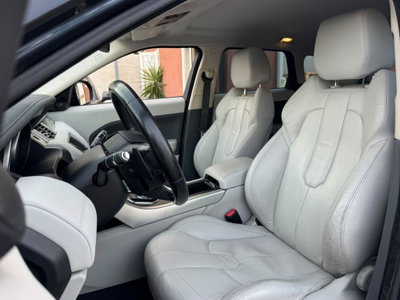 Land Rover Range Rover Evoque 2.2 TD4 5p. Pure (6)