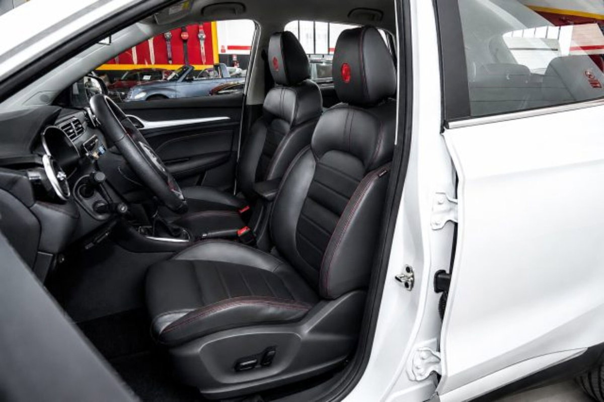 Mg ZS ZS 1.5 Luxury (3)