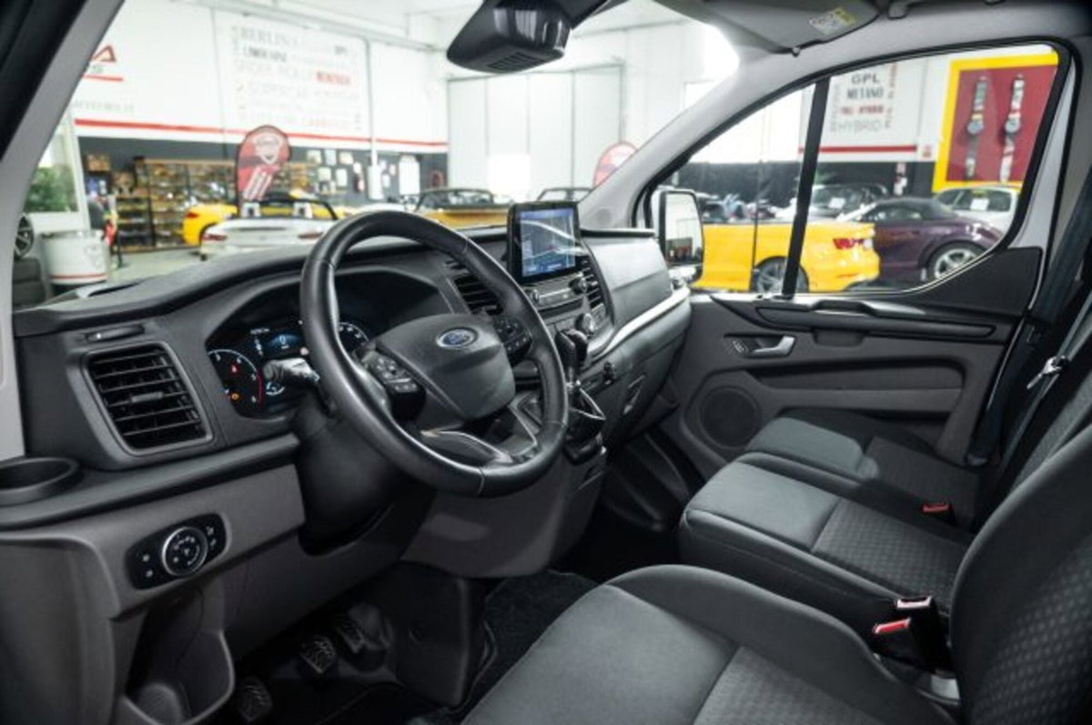 Ford Transit Custom Furgone 300 2.0 EcoBlue 130 PL-DC Furgone Trend (2)