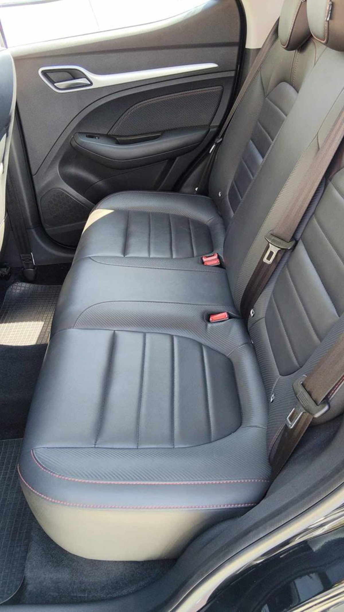 Mg ZS ZS 1.0 Luxury (10)