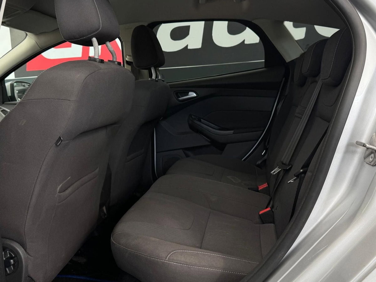 Ford Focus 1.6 TDCi 115 CV Titanium (10)