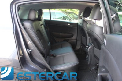 Kia Sportage 2.0 CRDI AWD Rebel (14)