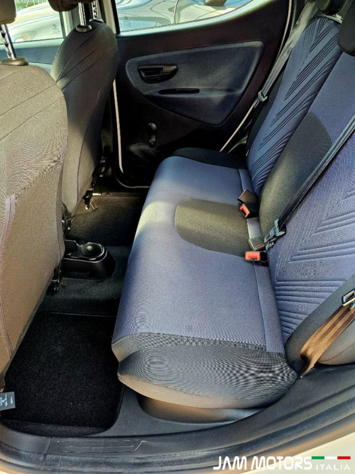 Lancia Ypsilon 1.0 FireFly 5 porte S&S Hybrid Gold Plus (14)