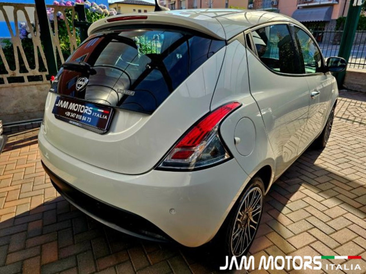 Lancia Ypsilon 1.0 FireFly 5 porte S&S Hybrid Gold Plus (4)