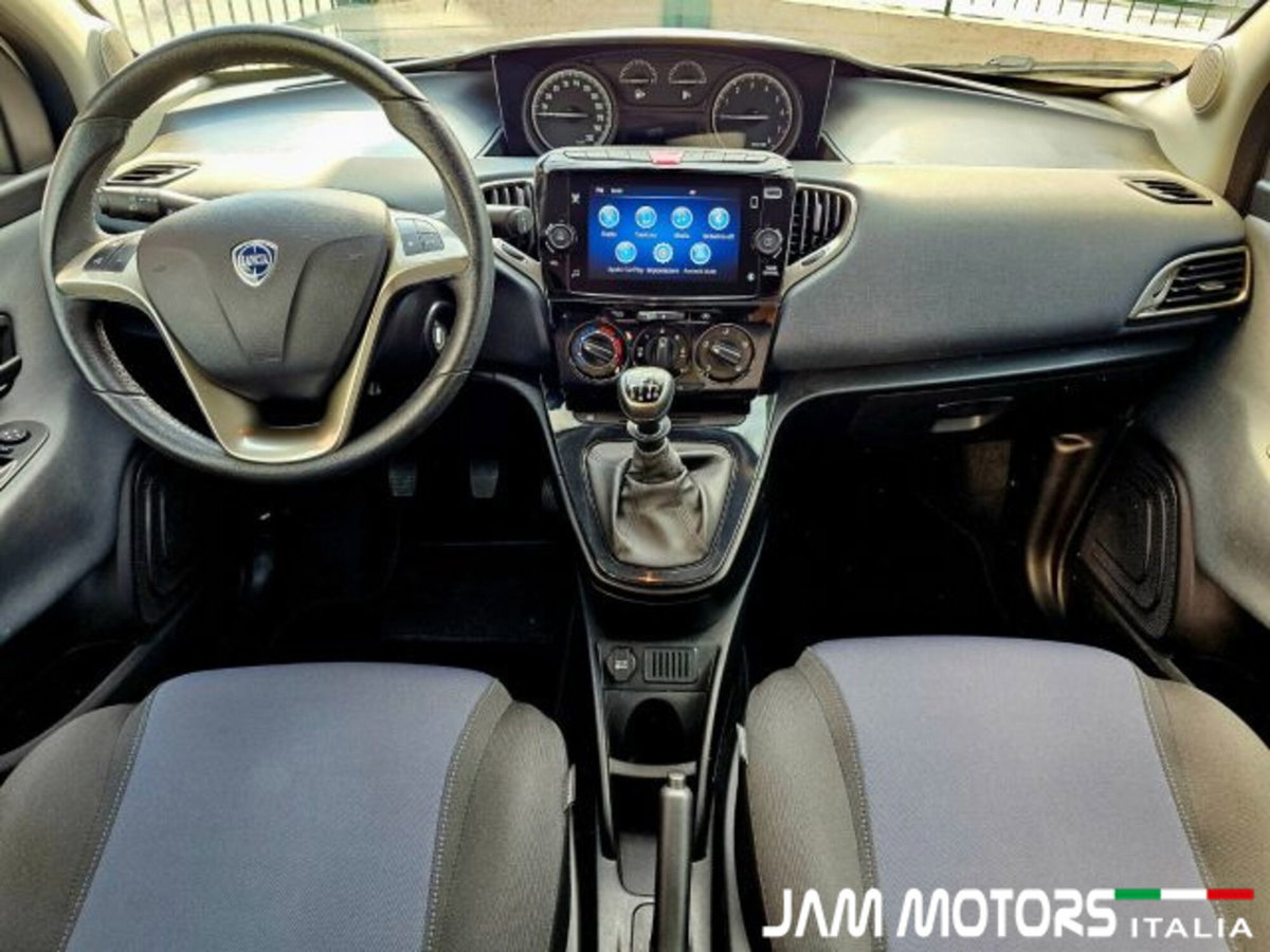 Lancia Ypsilon 1.0 FireFly 5 porte S&S Hybrid Gold Plus (8)