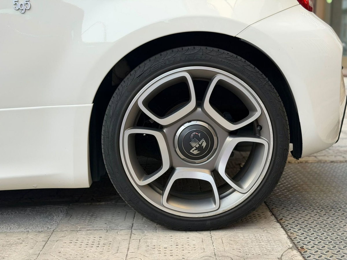 Abarth 595 595 1.4 Turbo T-Jet 165 CV Turismo (15)