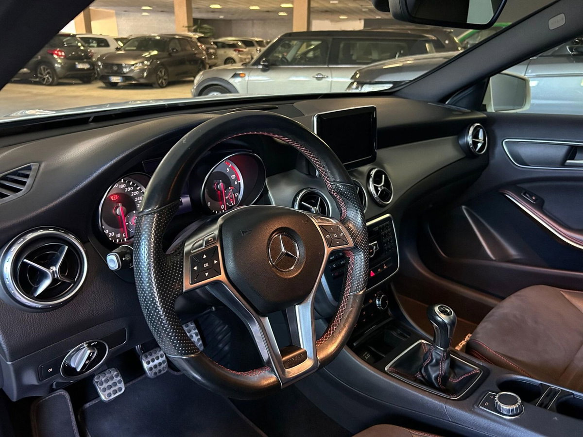 Mercedes-Benz GLA SUV 200 CDI Premium (5)