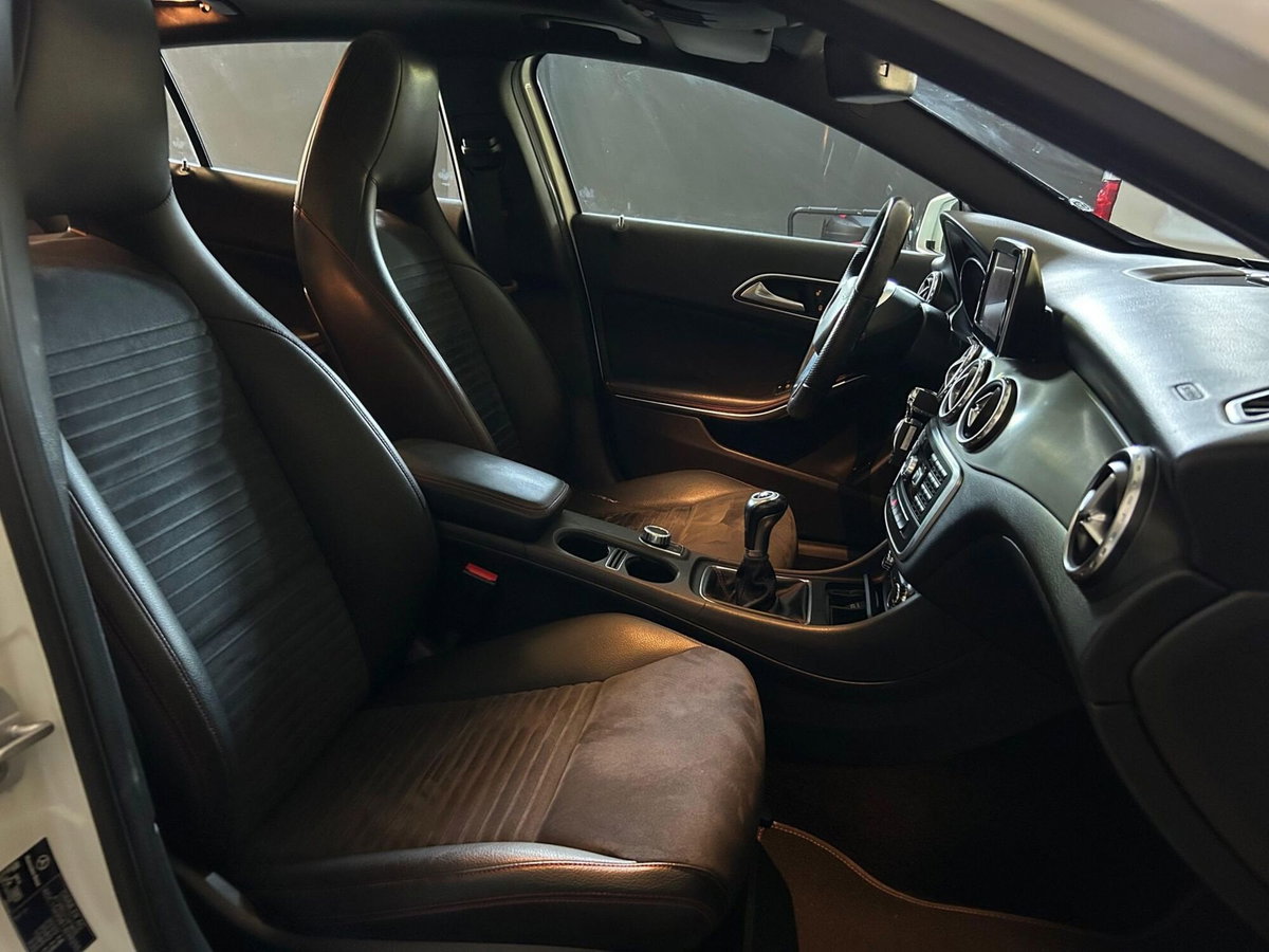 Mercedes-Benz GLA SUV 200 CDI Premium (9)