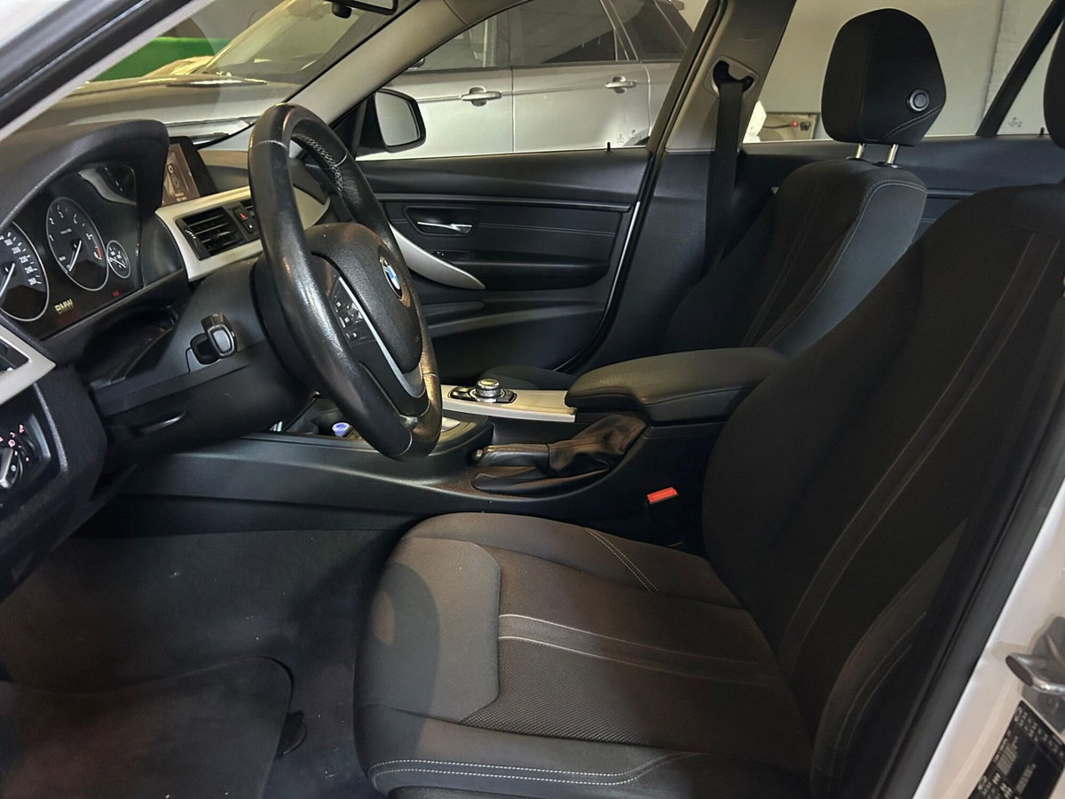 BMW Serie 3 Touring 316d  Luxury (7)