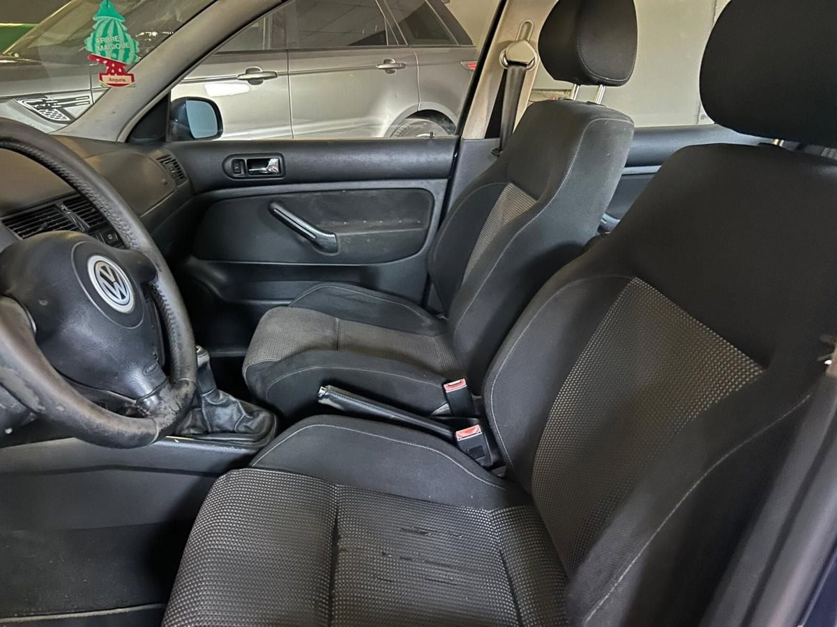 Volkswagen Golf 1.9 TDI/130 CV cat 5p. Highline (7)