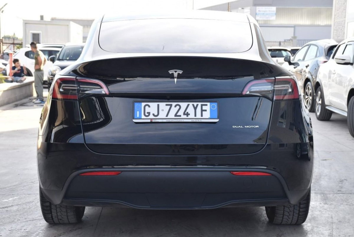 Tesla Model Y Long Range Dual Motor awd (5)