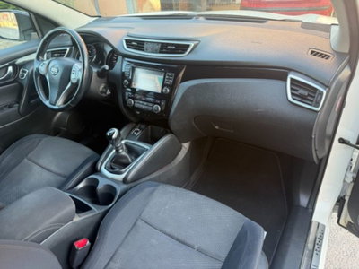 Nissan Qashqai 1.6 DIG-T Acenta (14)