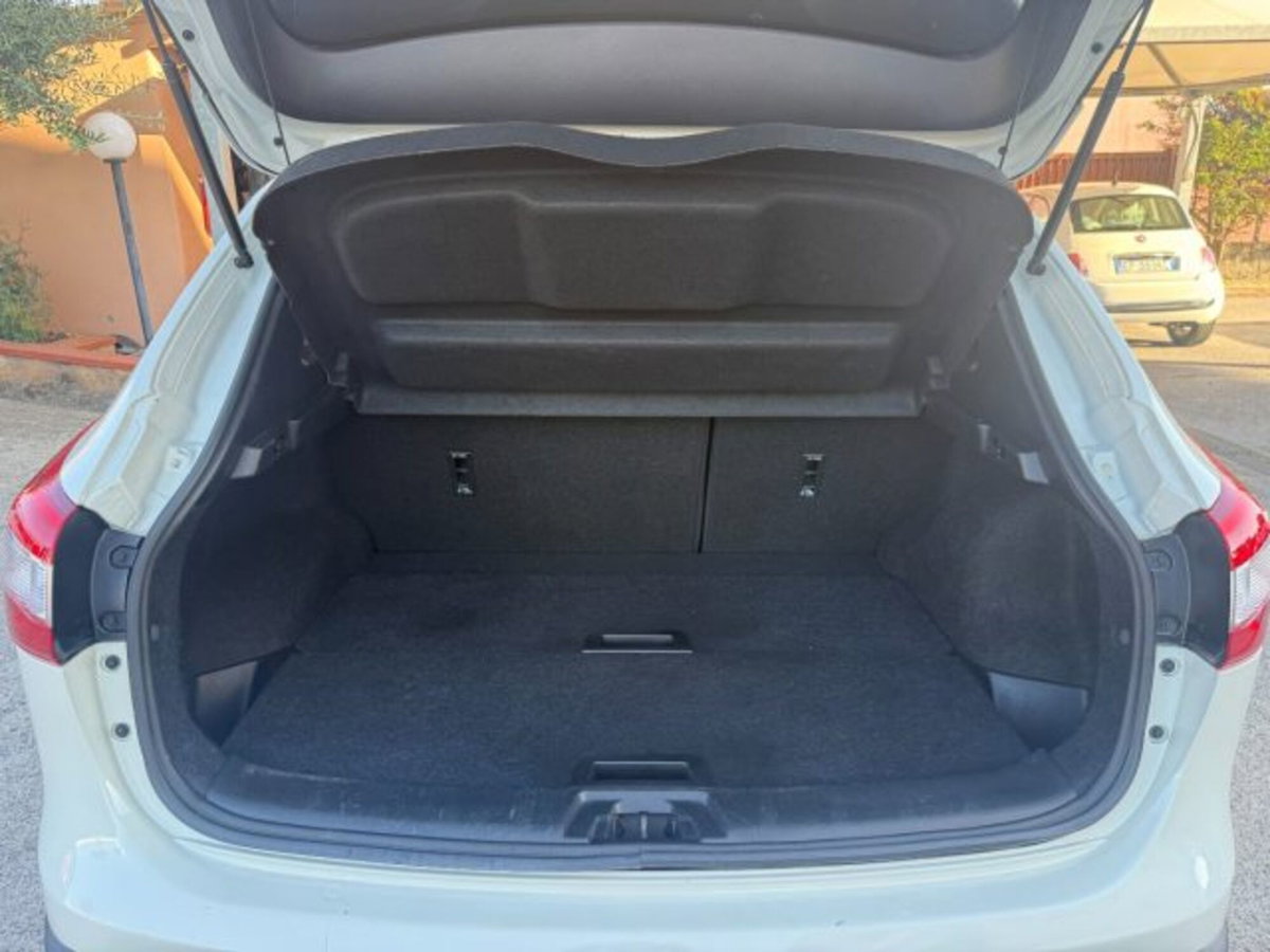 Nissan Qashqai 1.6 DIG-T Acenta (18)
