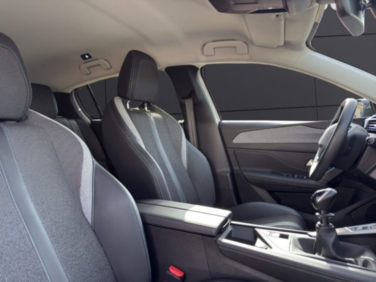 Peugeot 308 PureTech Turbo 130 S&S Allure Pack (18)