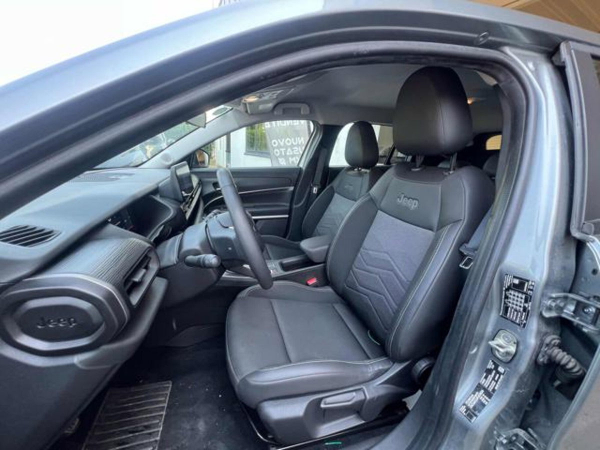 Jeep Avenger 1.2 turbo Altitude fwd 100cv (9)