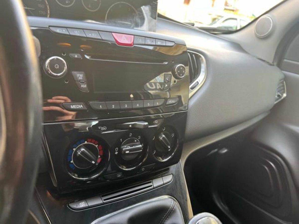 Lancia Ypsilon 1.3 MJT 16V 95 CV 5 porte S&S Gold (10)