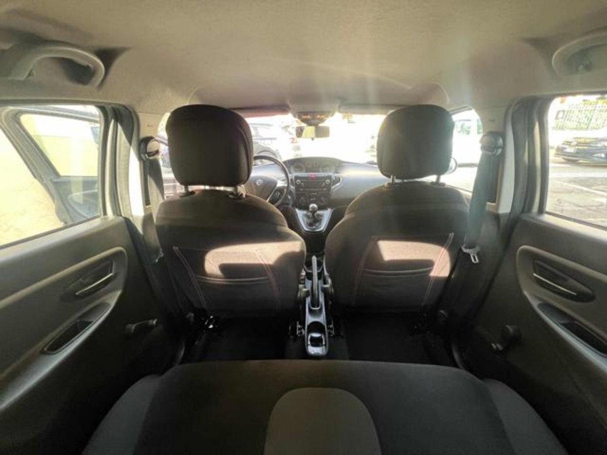 Lancia Ypsilon 1.3 MJT 16V 95 CV 5 porte S&S Gold (14)