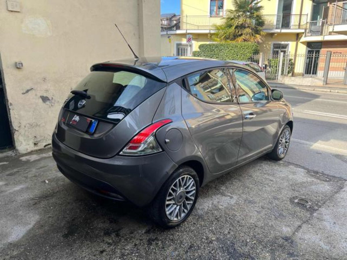 Lancia Ypsilon 1.3 MJT 16V 95 CV 5 porte S&S Gold (5)