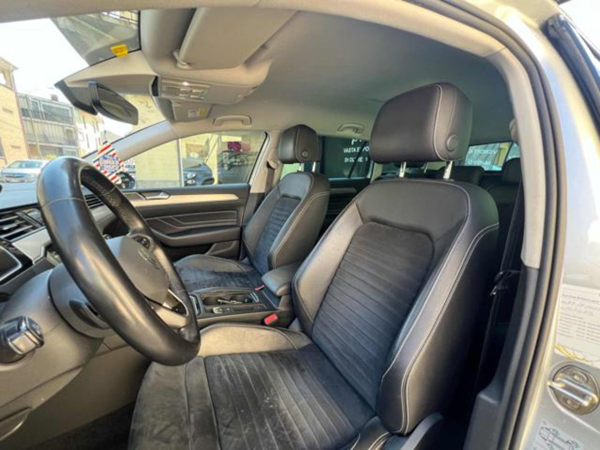 Volkswagen Passat Variant 2.0 TDI SCR EVO DSG Executive (8)