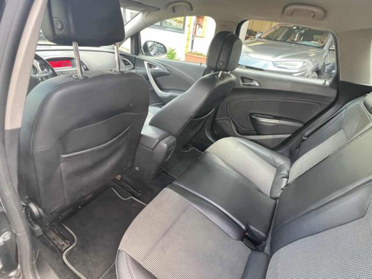 Opel Astra Station Wagon 1.7 CDTI 110CV Sports Cosmo (13)