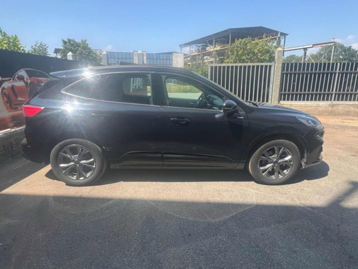 Ford Kuga 2.5 Full Hybrid 190 CV CVT 2WD ST-Line Design (13)