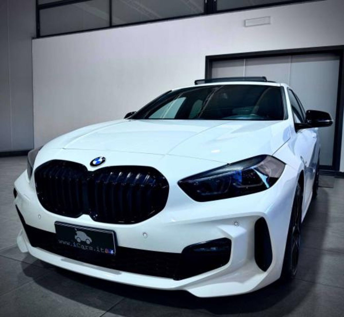 BMW Serie 1 118d 5p. Sport (2)