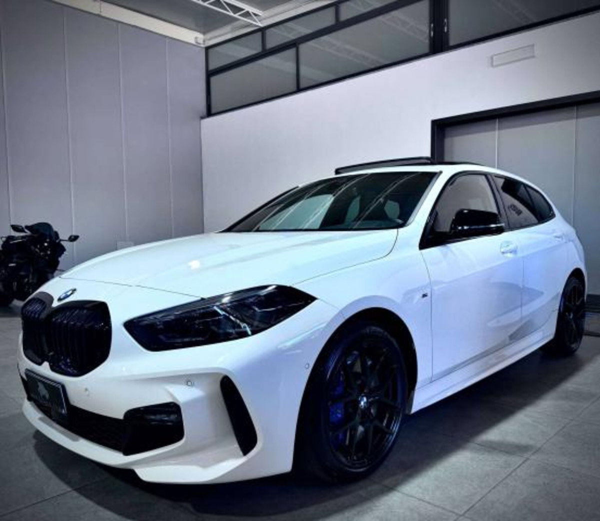 BMW Serie 1 118d 5p. Sport (3)