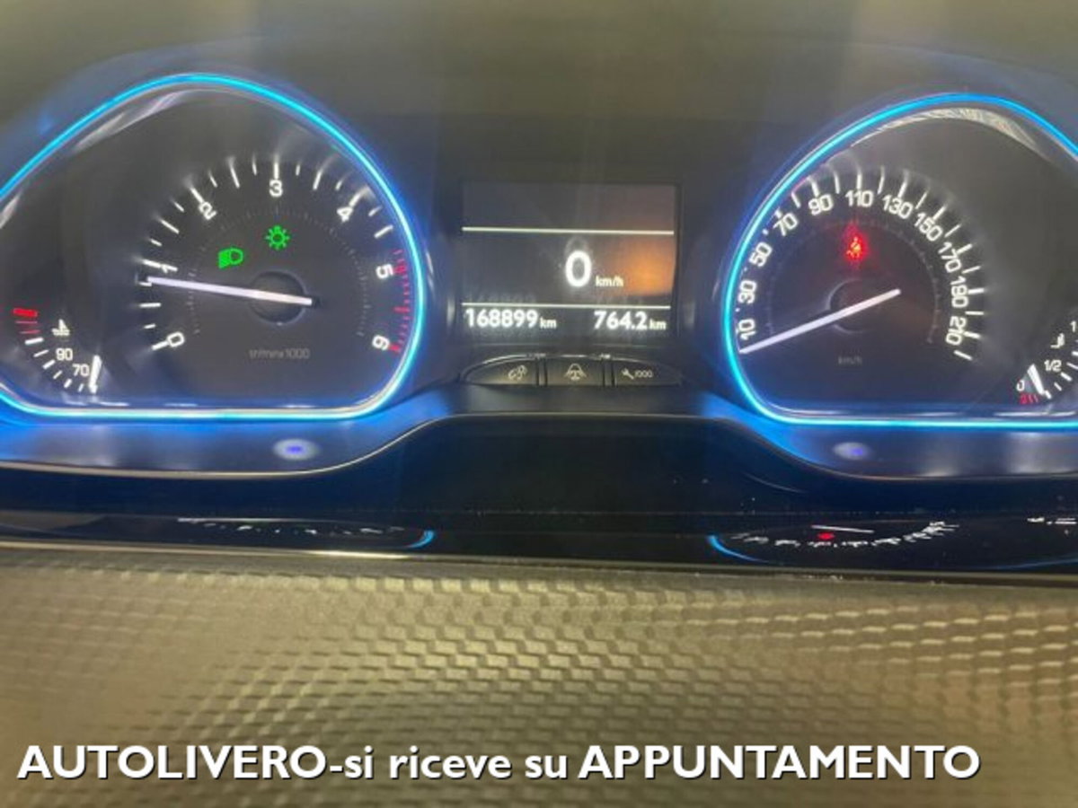 Peugeot 2008 120 S&S Crossway (13)