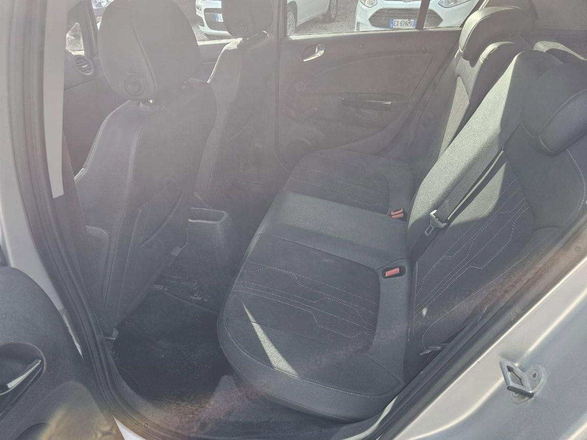 Opel Corsa 1.2 85CV 5 porte GPL-TECH Edition (11)