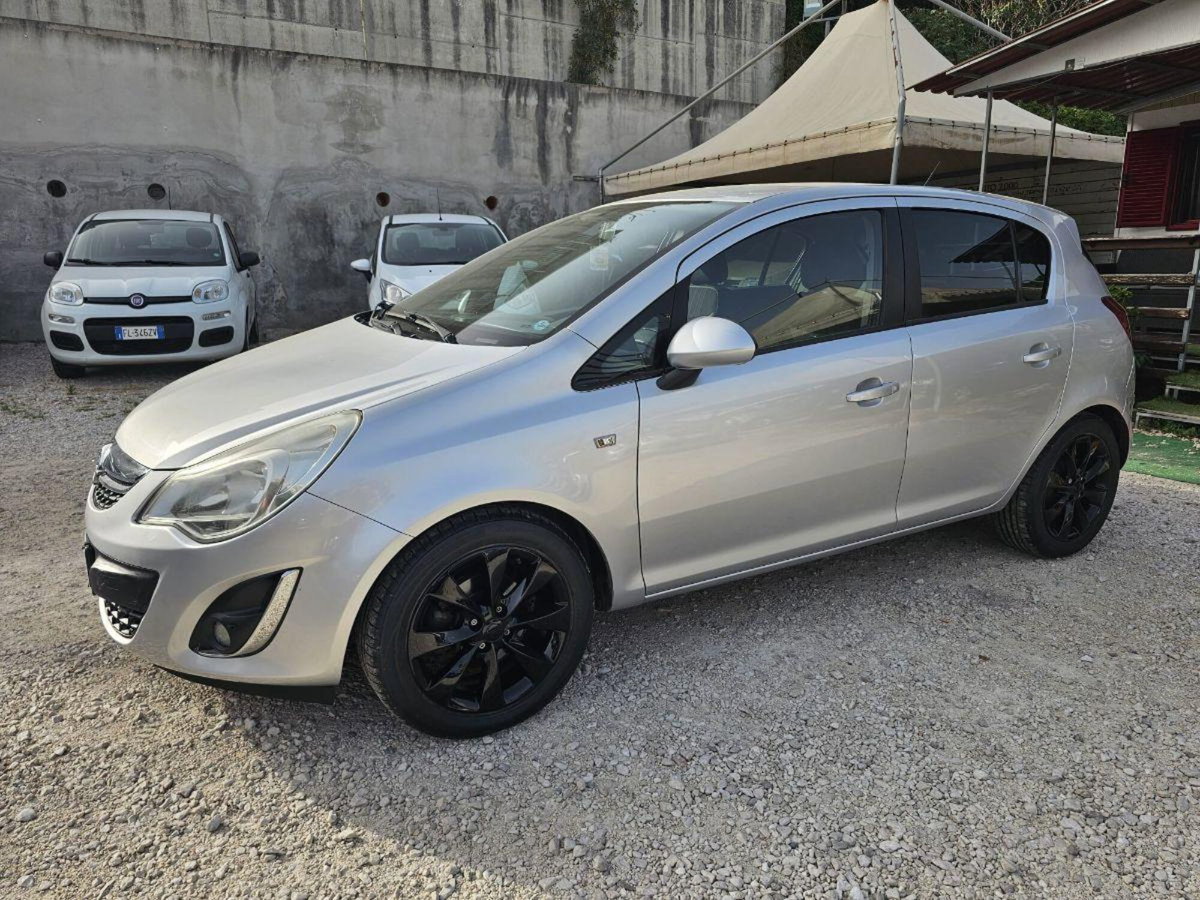 Opel Corsa 1.2 85CV 5 porte GPL-TECH Edition (3)