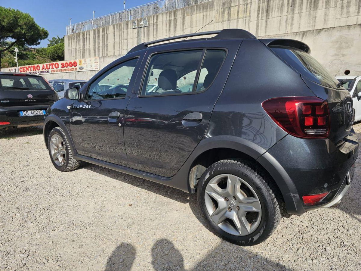 Dacia Sandero 0.9 TCe 12V T-GPL 90CV Start&Stop SS Ambiance Family (4)