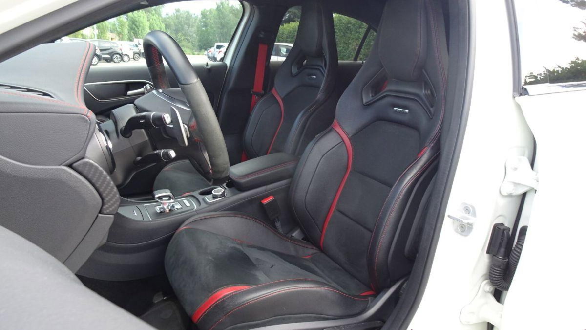 Mercedes-Benz Classe A 45 AMG 4Matic Automatic (15)