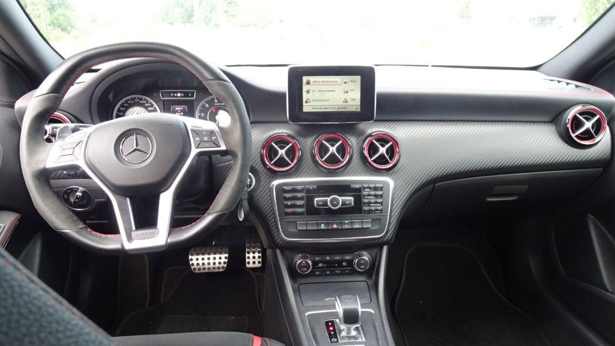 Mercedes-Benz Classe A 45 AMG 4Matic Automatic (19)