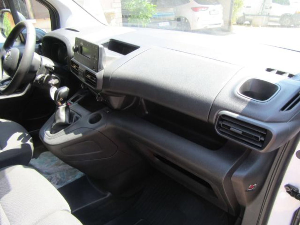 Toyota Proace City Furgone City 1.5D 100cv S&S L2 S Comfort (9)