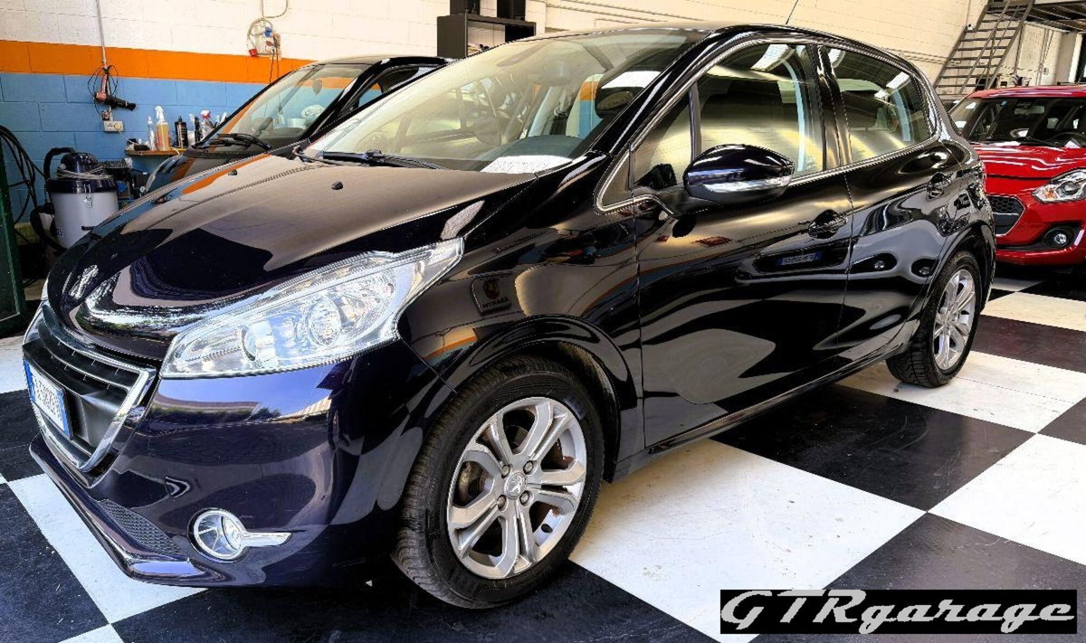 Peugeot 208 HDi 68 CV 5 porte Allure