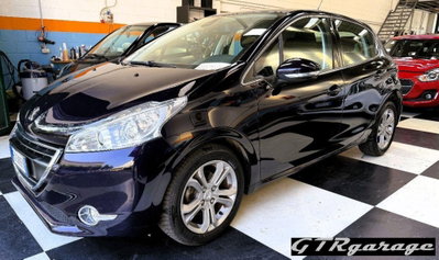 Peugeot 208 HDi 68 CV 5 porte Allure usata